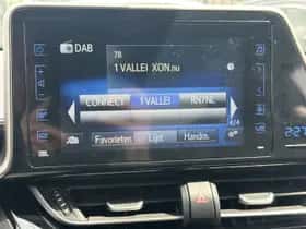 Toyota C-HR (2020) thumbnail 26