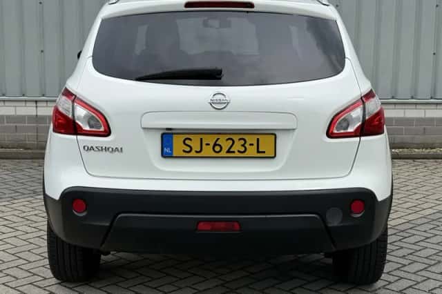 Nissan Qashqai (2011) thumbnail 25