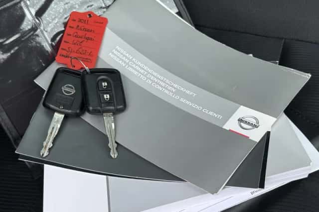 Nissan Qashqai (2011) thumbnail 9