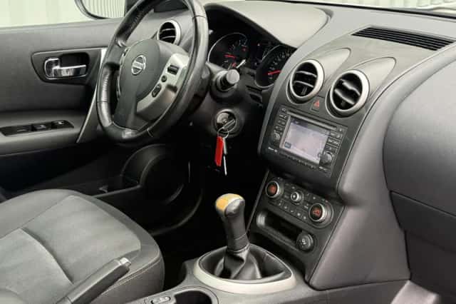 Nissan Qashqai (2011) thumbnail 10