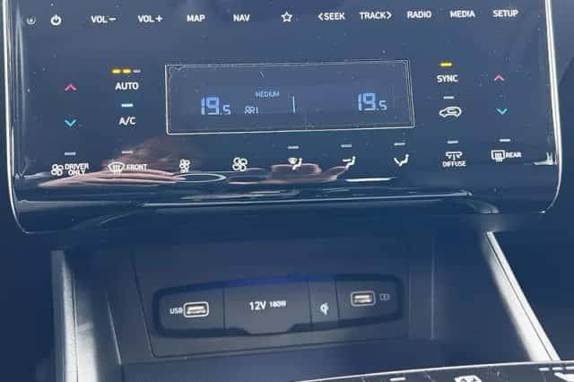 Hyundai Tucson (2022) thumbnail 16