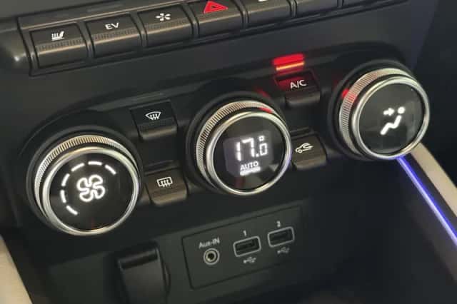 Renault Clio (2022) thumbnail 40