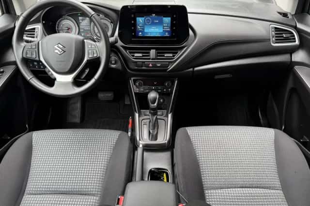Suzuki S-Cross (2023) thumbnail 2