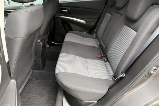 Suzuki S-Cross (2023) thumbnail 5
