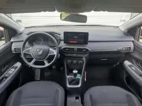 Dacia Sandero Stepway (2022) thumbnail 2