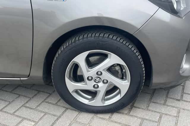 Toyota Yaris (2016) thumbnail 15