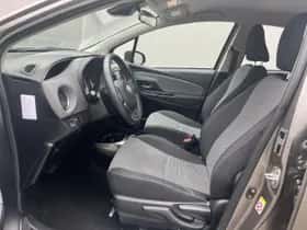 Toyota Yaris (2016) thumbnail 27