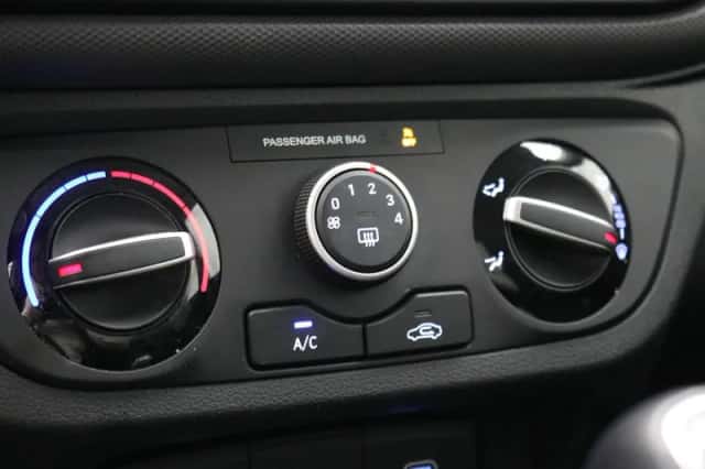 Hyundai i10 (2024) thumbnail 29