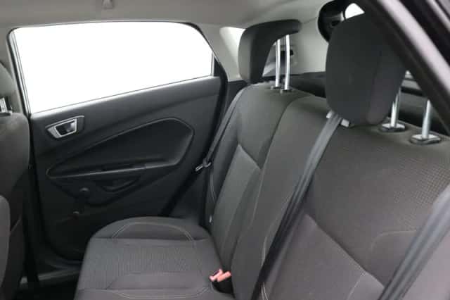 Ford Fiesta (2015) thumbnail 18
