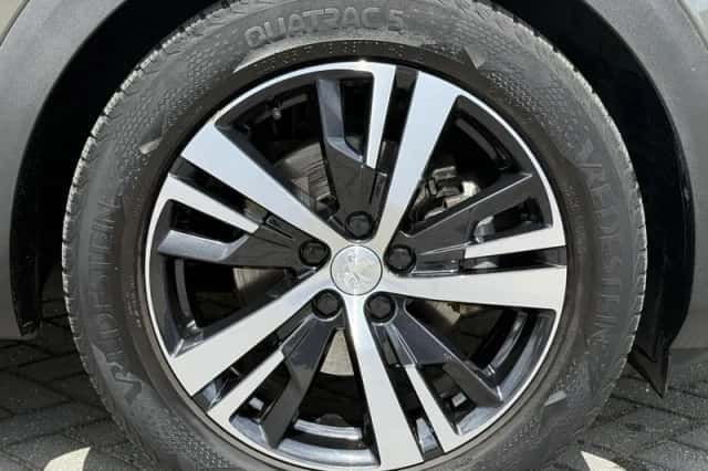 Peugeot 3008 (2018) thumbnail 41
