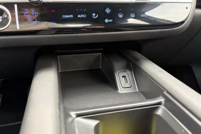Hyundai Ioniq 6 (2024) thumbnail 30