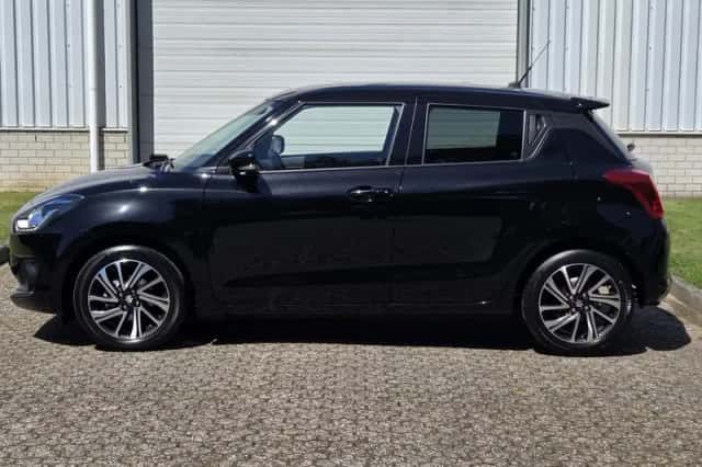 Suzuki Swift (2022) thumbnail 12