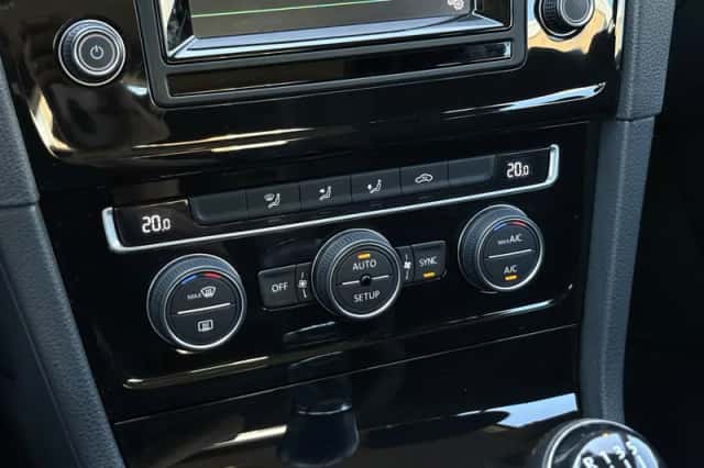 Volkswagen Golf (2014) thumbnail 39