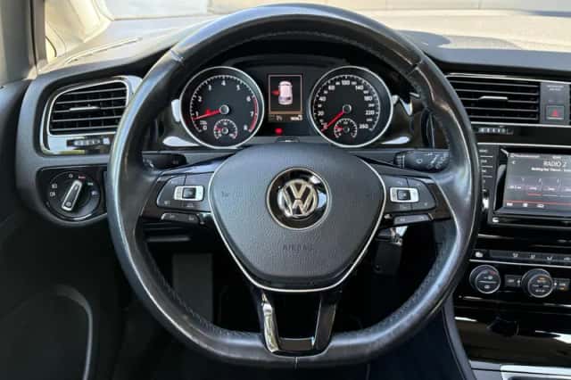 Volkswagen Golf (2014) thumbnail 10