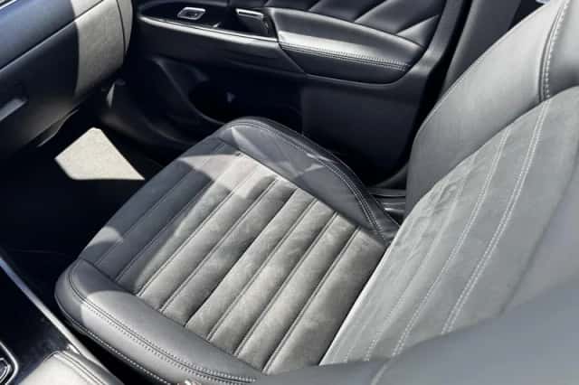 Mitsubishi Outlander (2021) thumbnail 38