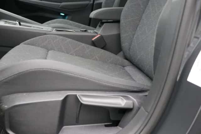 Volkswagen Golf (2021) thumbnail 27