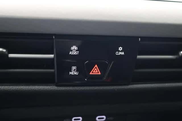 Volkswagen Golf (2021) thumbnail 35