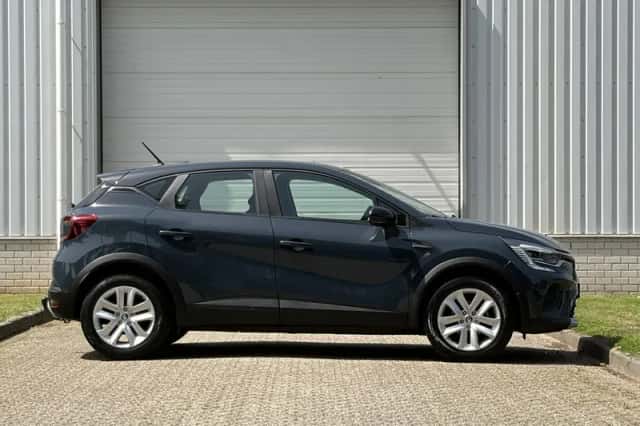 Renault Captur (2022) thumbnail 18