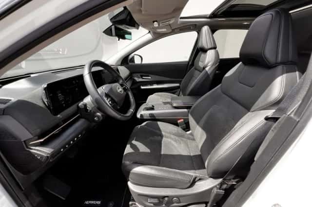 Nissan Ariya (2022) thumbnail 12