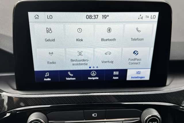 Ford Kuga (2023) thumbnail 42