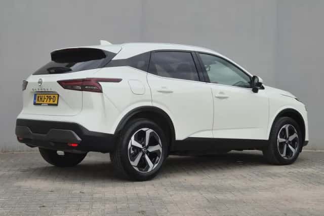 Nissan Qashqai (2024) thumbnail 3