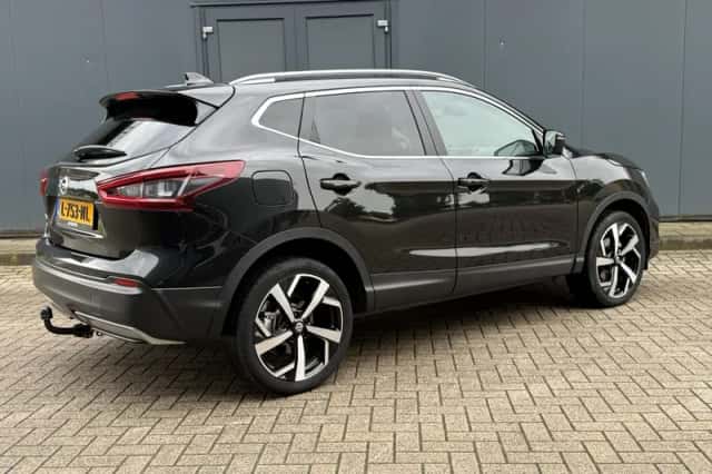 Nissan Qashqai (2021) thumbnail 3