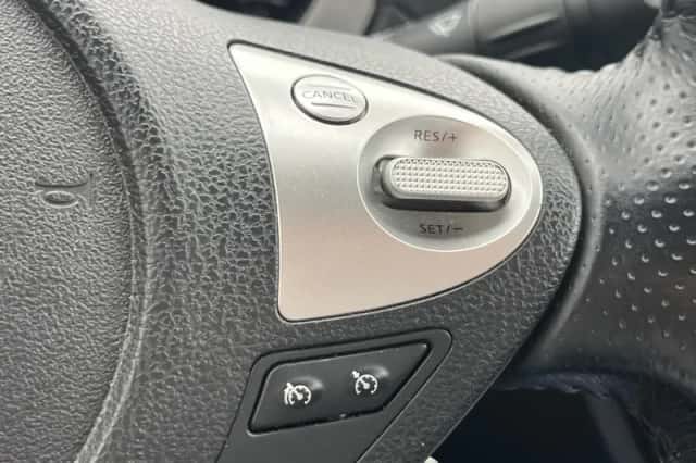 Nissan Juke (2011) thumbnail 11