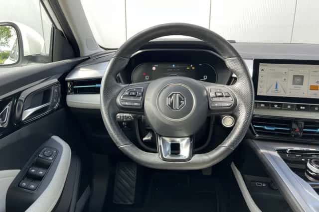 MG MG5 (2022) thumbnail 15