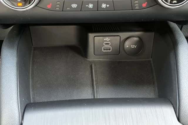 Ford Kuga (2023) thumbnail 32