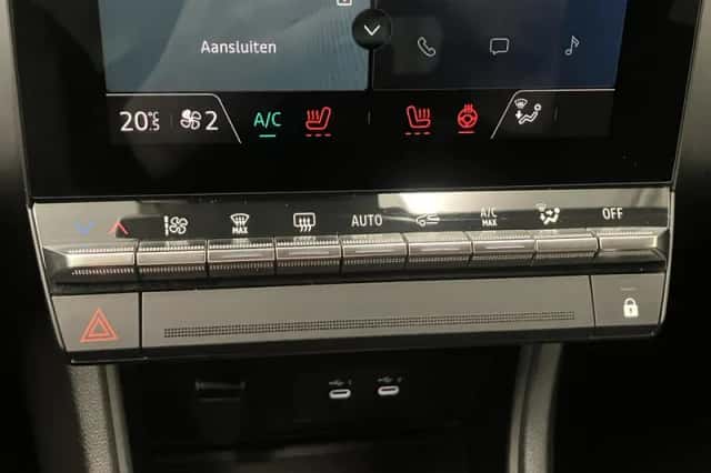 Renault Captur (2024) thumbnail 15