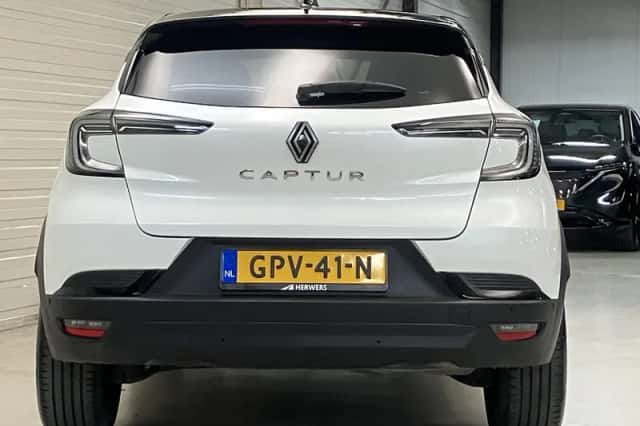 Renault Captur (2024) thumbnail 24