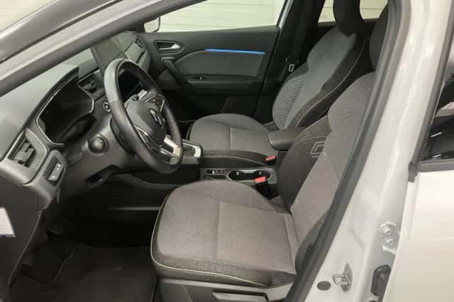 Renault Captur (2024) thumbnail 6