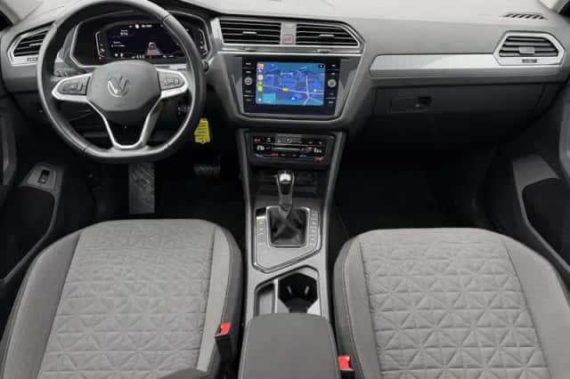 Volkswagen Tiguan (2022) thumbnail 2