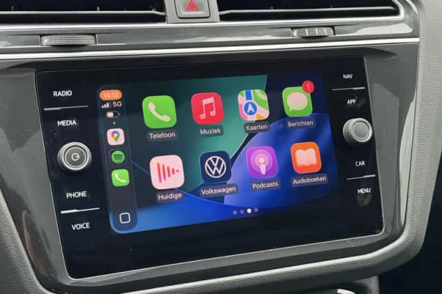 Volkswagen Tiguan (2022) thumbnail 11