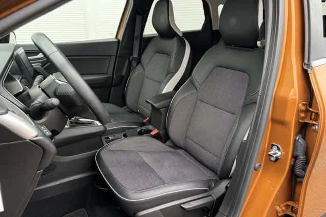 Renault Captur (2022) thumbnail 7
