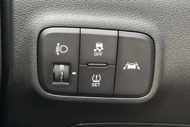 Hyundai i10 (2023) thumbnail 30