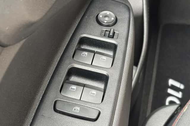 Hyundai i10 (2023) thumbnail 31
