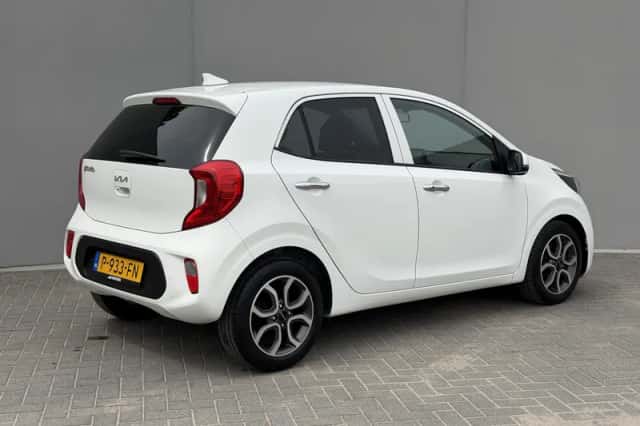 Kia Picanto (2022) thumbnail 3