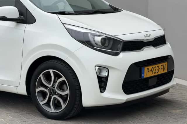 Kia Picanto (2022) thumbnail 32