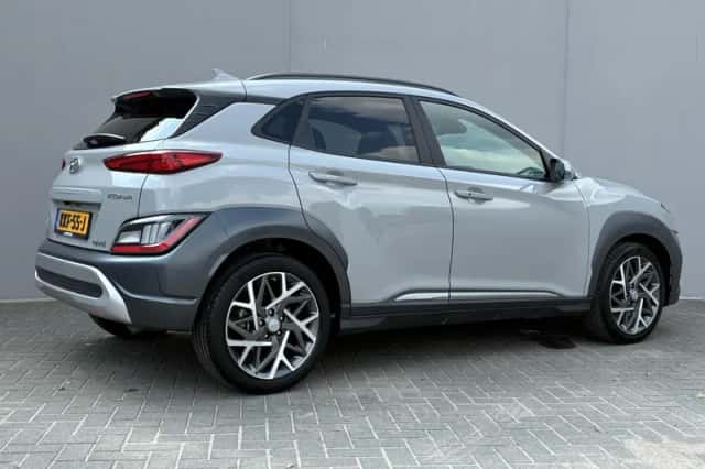 Hyundai Kona (2022) thumbnail 3