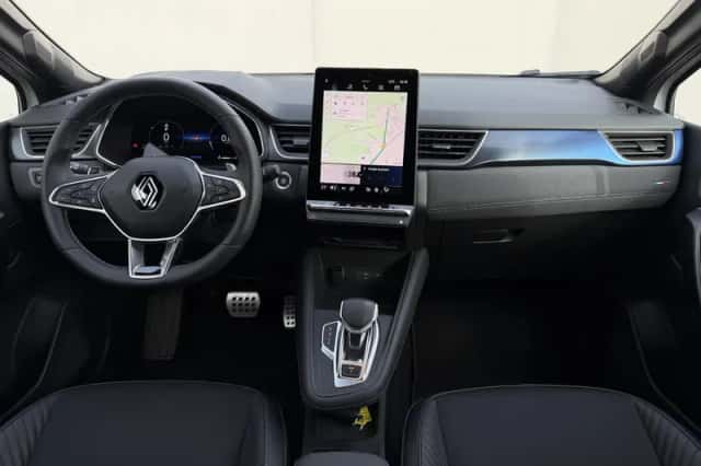 Renault Captur (2024) thumbnail 2