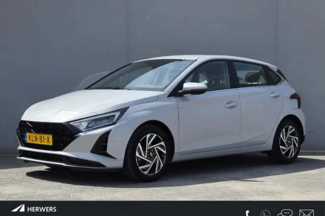 Hyundai i20 (2024) thumbnail 1