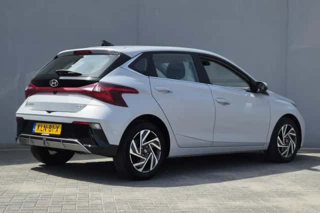Hyundai i20 (2024) thumbnail 3
