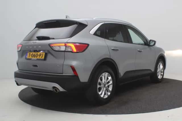 Ford Kuga (2023) thumbnail 3