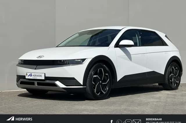Hyundai Ioniq 5 (2023) thumbnail 1
