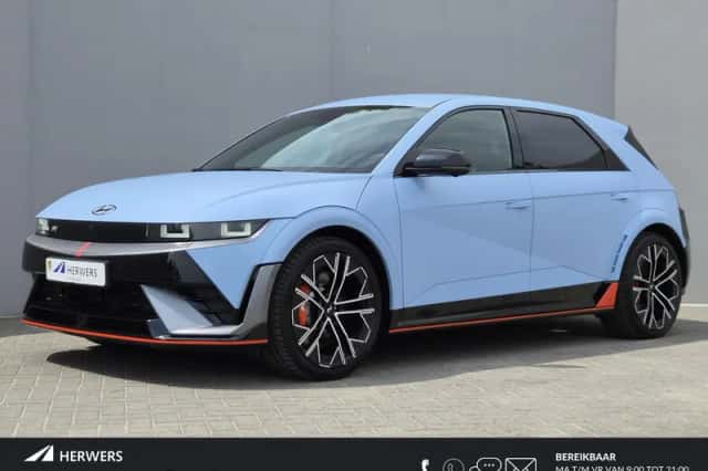 Hyundai Ioniq 5 (2025) thumbnail 1