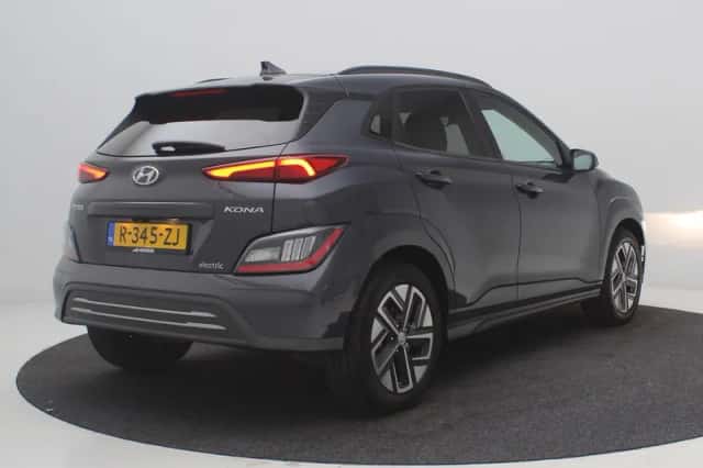 Hyundai Kona (2023) thumbnail 4