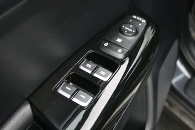 Kia Sportage (2021) thumbnail 5