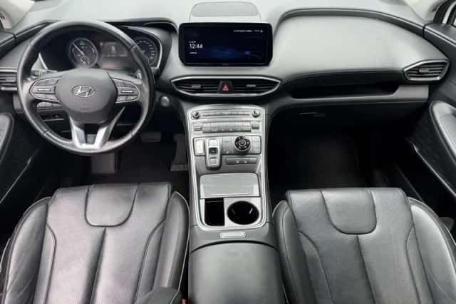 Hyundai Santa Fe (2022) thumbnail 2