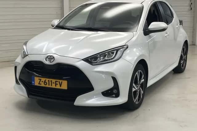 Toyota Yaris (2024) thumbnail 2